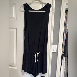 Vuori Black ribbed casual romper. Women’s Small